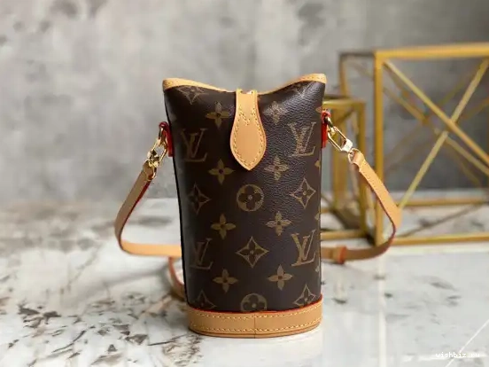 WIS POUCH LOUIS ME VUITTON FOLD 0519